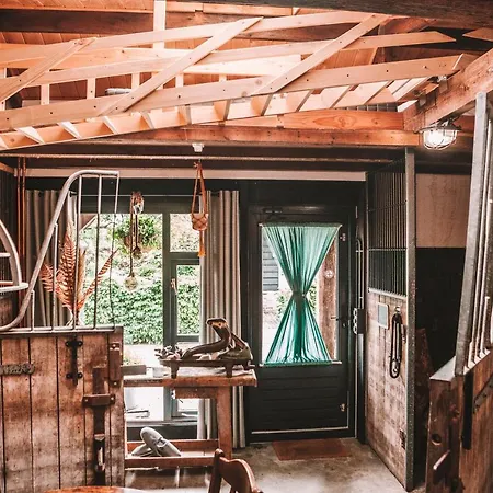 Crash'nstay - Paardenstal