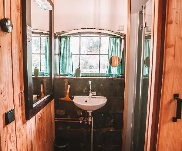 Crash'nstay - Paardenstal * Sprang-Capelle