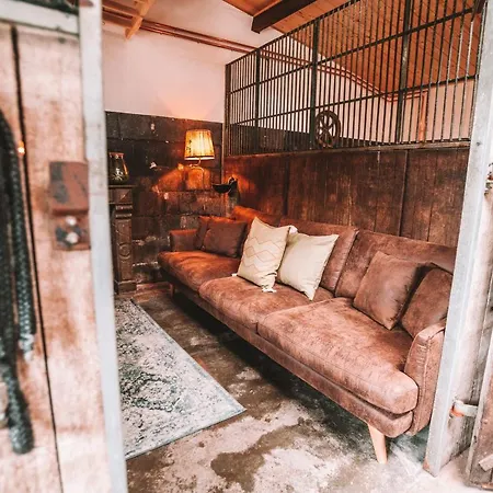 Crash'nstay - Paardenstal *